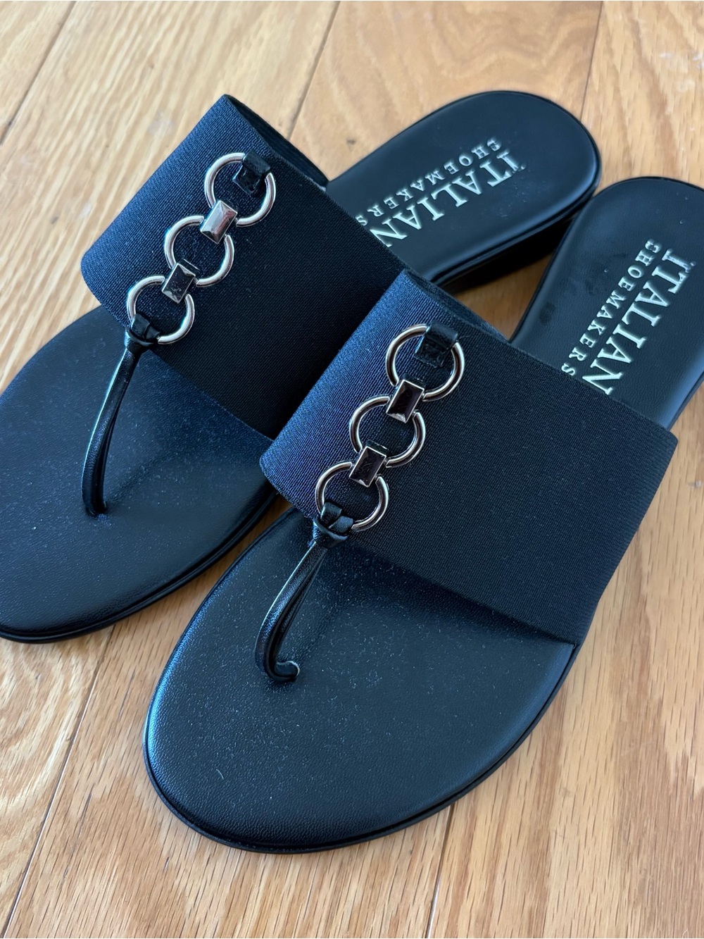 Italian Shoemakers Black Slip-On Toe-Loop Sandals with Silver Chain Detail